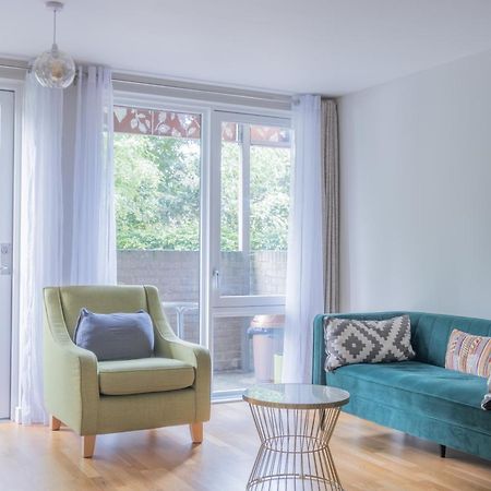 Brand New London Flat With Car Park Apartment Exterior photo