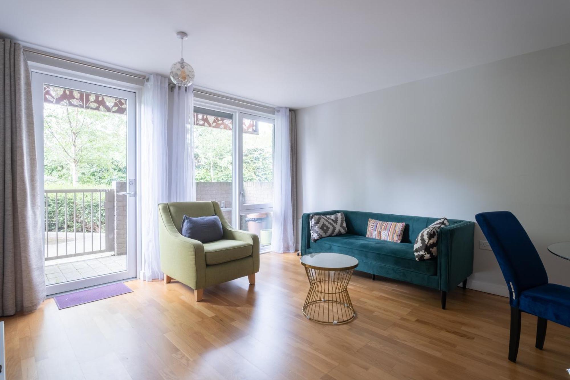 Brand New London Flat With Car Park Apartment Exterior photo