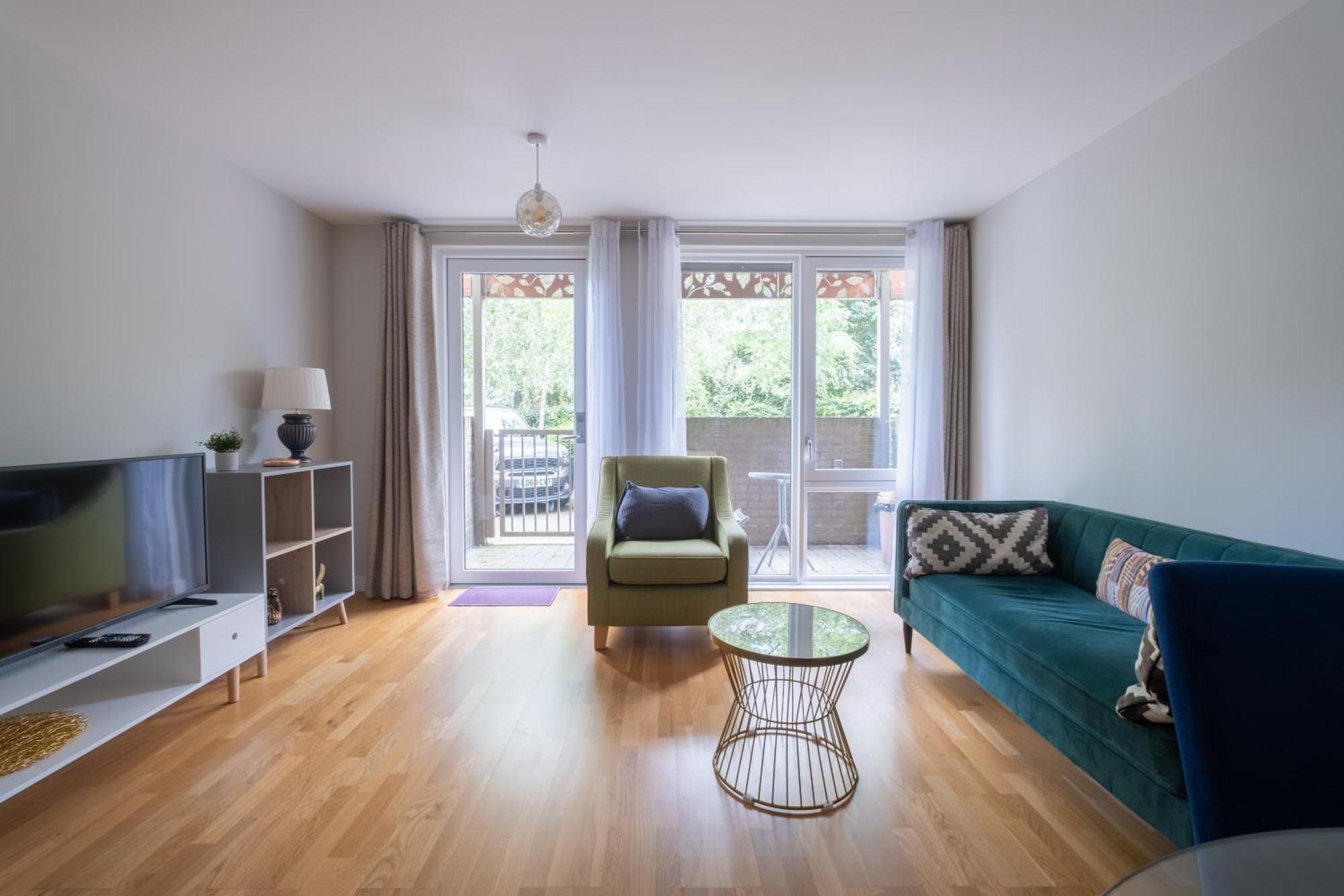 Brand New London Flat With Car Park Apartment Exterior photo