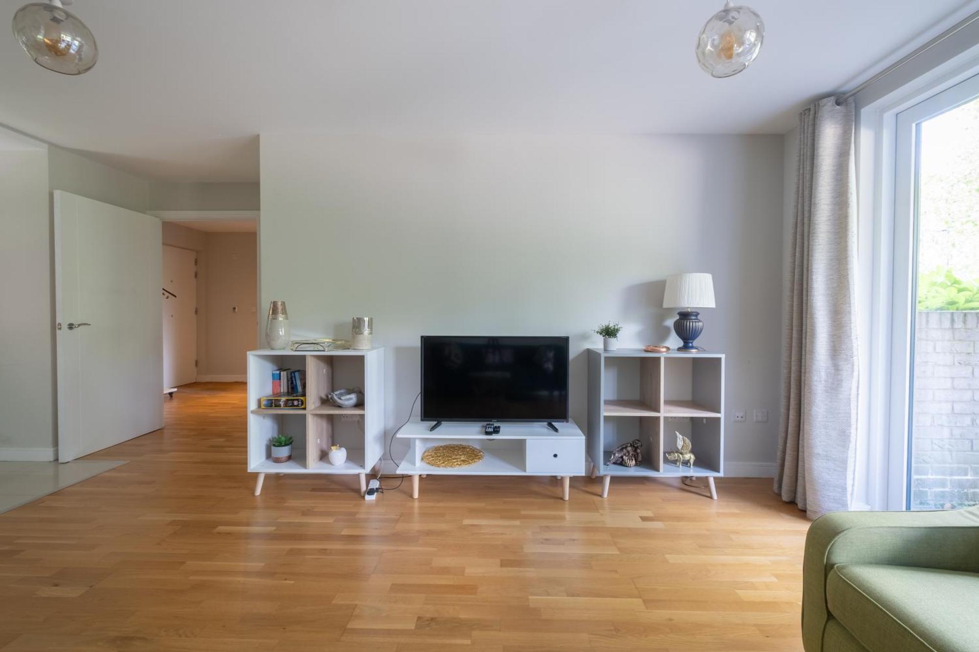 Brand New London Flat With Car Park Apartment Exterior photo